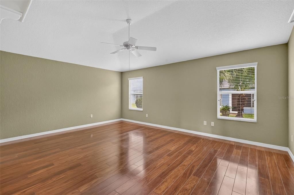 For Sale: $425,000 (3 beds, 2 baths, 2039 Square Feet)