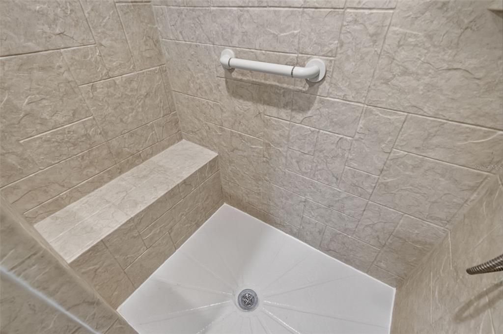 For Sale: $425,000 (3 beds, 2 baths, 2039 Square Feet)
