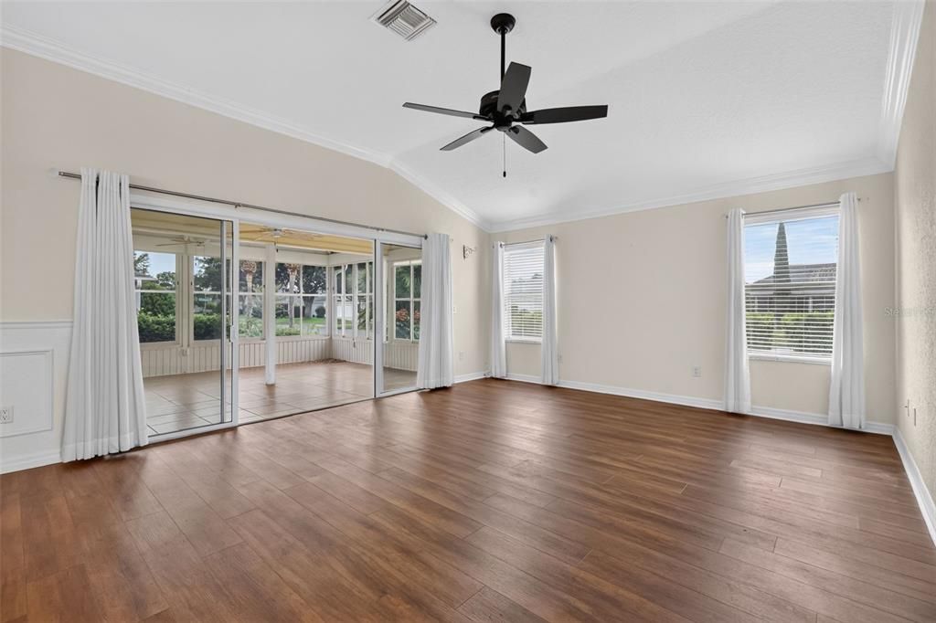 For Sale: $425,000 (3 beds, 2 baths, 2039 Square Feet)