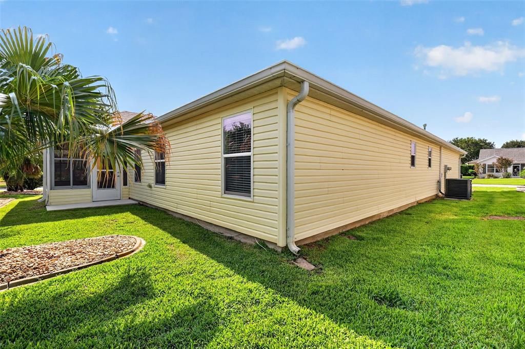 For Sale: $425,000 (3 beds, 2 baths, 2039 Square Feet)