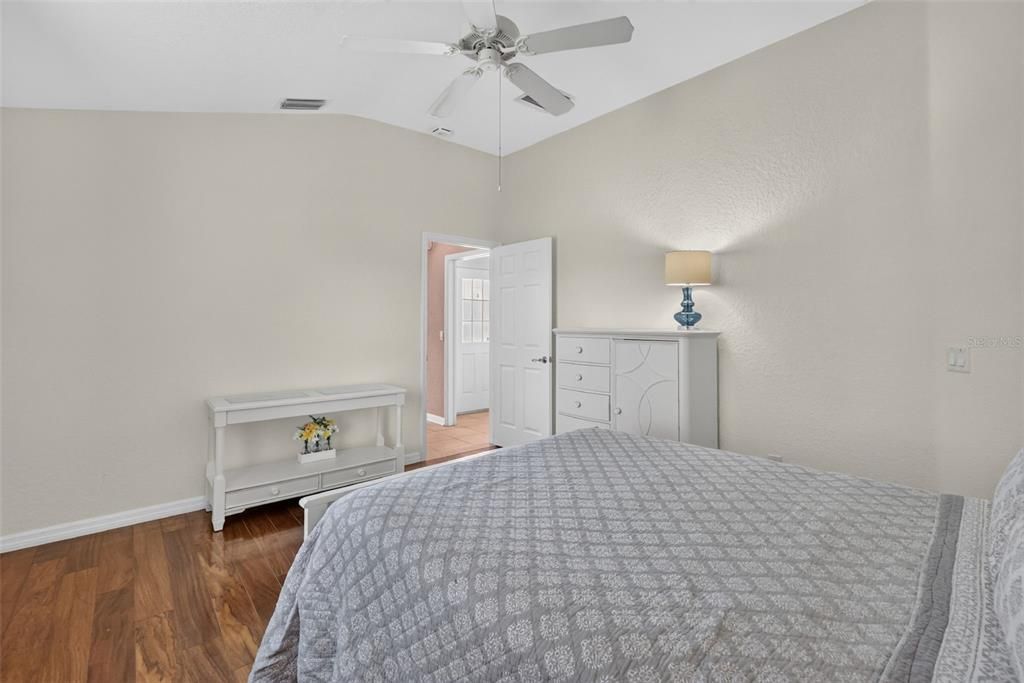 For Sale: $425,000 (3 beds, 2 baths, 2039 Square Feet)