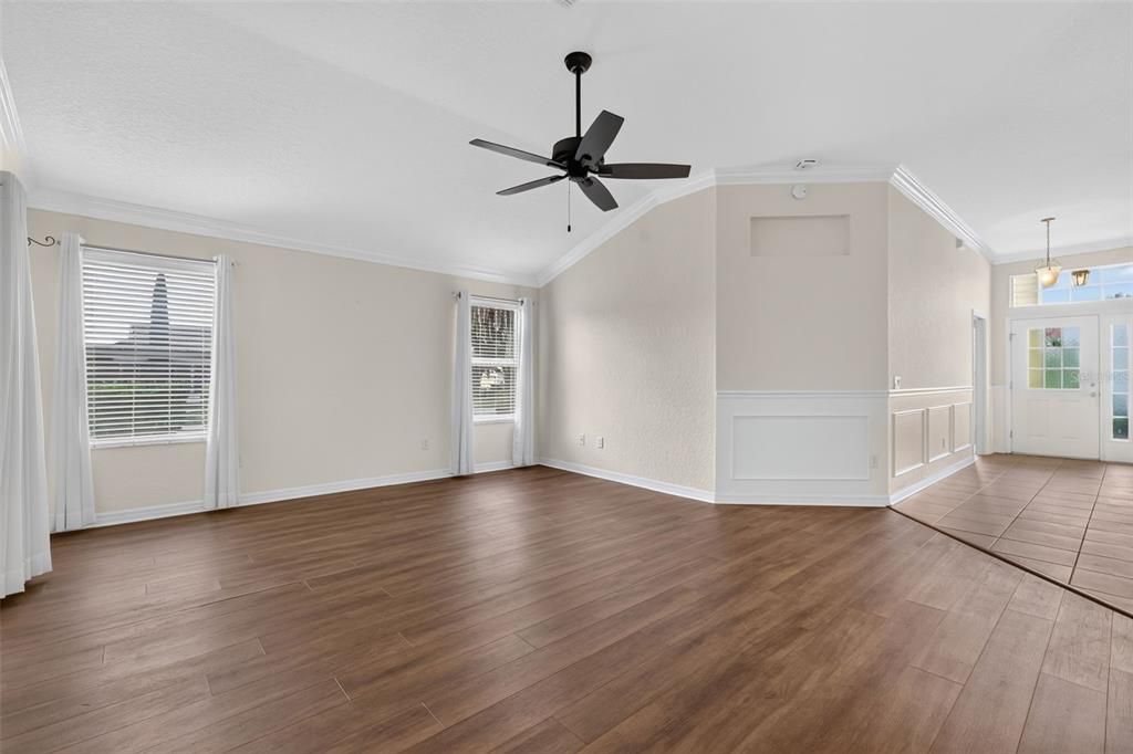 For Sale: $425,000 (3 beds, 2 baths, 2039 Square Feet)