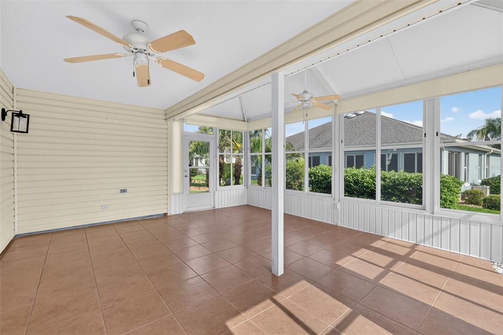 For Sale: $425,000 (3 beds, 2 baths, 2039 Square Feet)