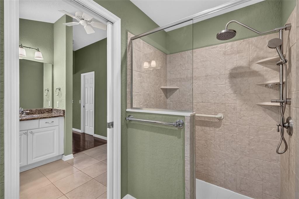 For Sale: $425,000 (3 beds, 2 baths, 2039 Square Feet)