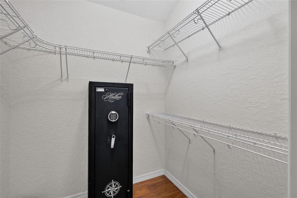 For Sale: $425,000 (3 beds, 2 baths, 2039 Square Feet)