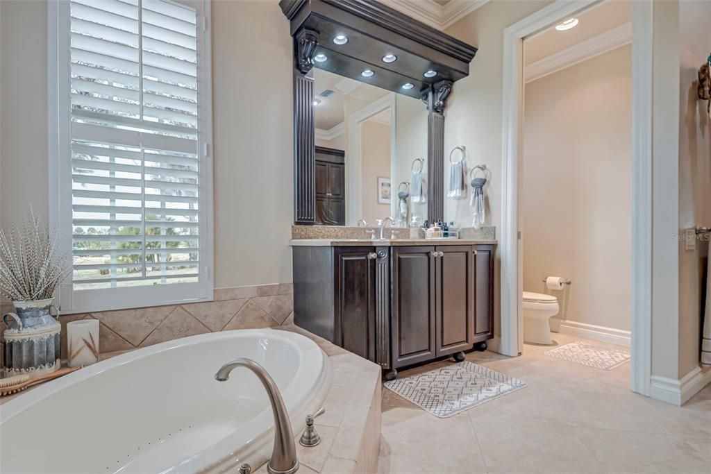 For Sale: $1,029,000 (4 beds, 3 baths, 4488 Square Feet)
