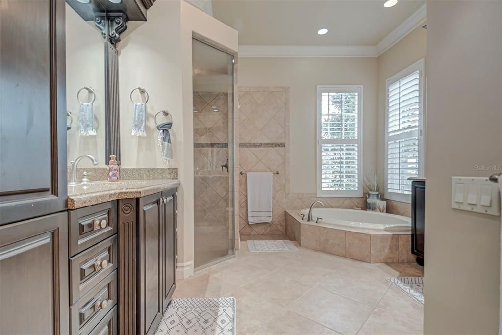 For Sale: $1,029,000 (4 beds, 3 baths, 4488 Square Feet)