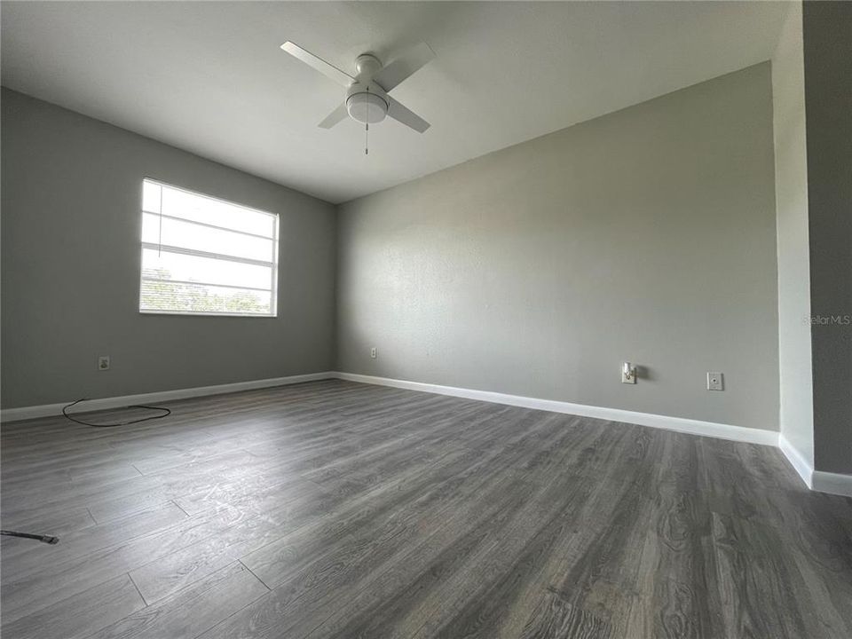 For Sale: $185,000 (2 beds, 2 baths, 844 Square Feet)