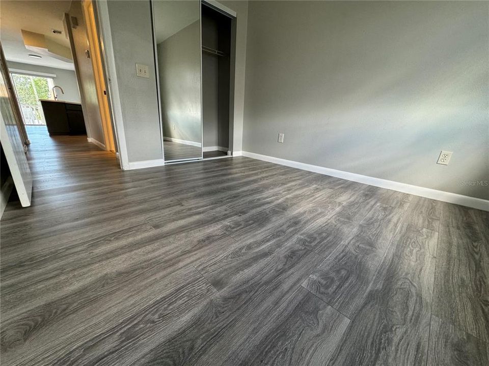 For Sale: $185,000 (2 beds, 2 baths, 844 Square Feet)
