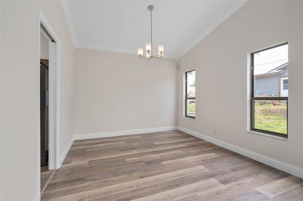 : $330,000 (2 спален, 2 ванн, 1848 Квадратных фут)