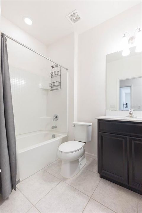 For Sale: $245,000 (3 beds, 2 baths, 1604 Square Feet)