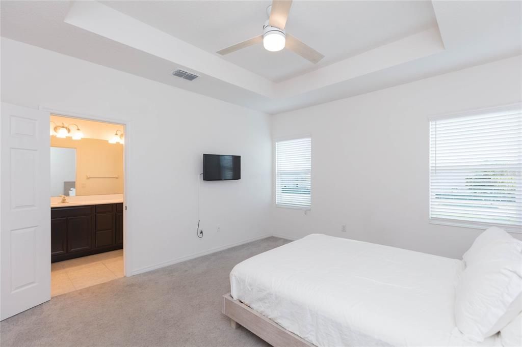 For Sale: $245,000 (3 beds, 2 baths, 1604 Square Feet)