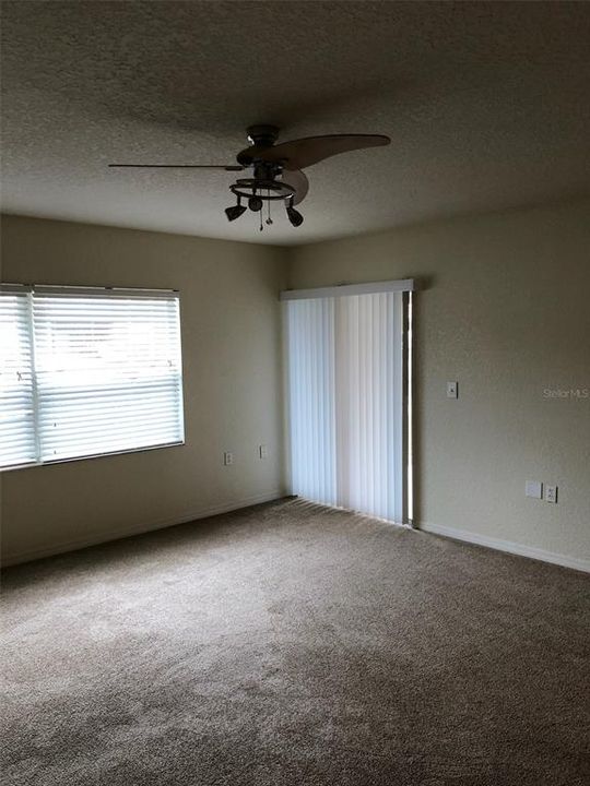 For Rent: $1,400 (1 beds, 1 baths, 781 Square Feet)