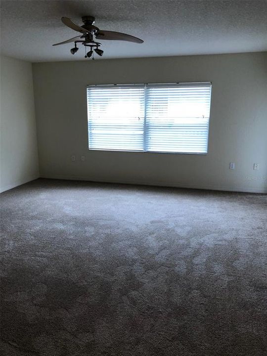 For Rent: $1,400 (1 beds, 1 baths, 781 Square Feet)