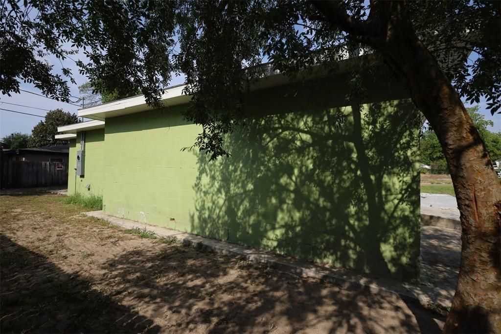 For Sale: $119,000 (4 beds, 2 baths, 1810 Square Feet)
