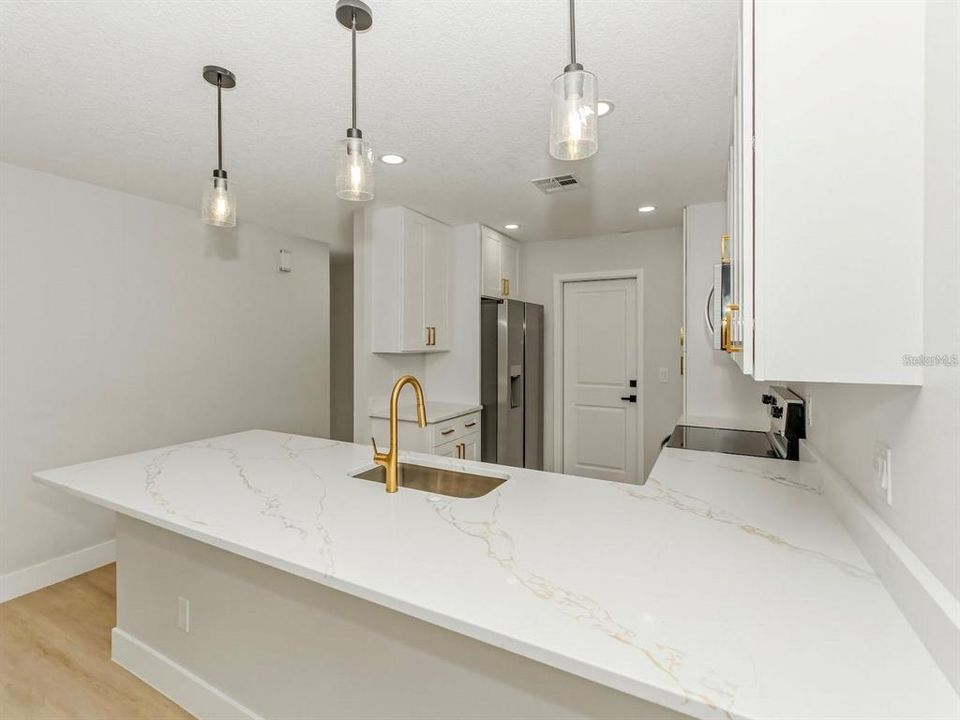 For Sale: $380,000 (2 beds, 1 baths, 1340 Square Feet)