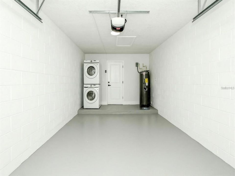 For Sale: $380,000 (2 beds, 1 baths, 1340 Square Feet)