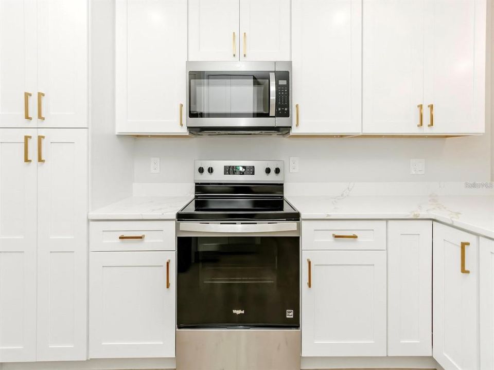 For Sale: $380,000 (2 beds, 1 baths, 1340 Square Feet)