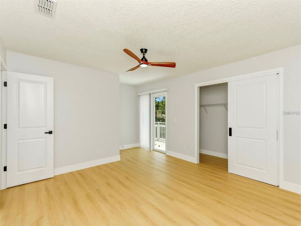 For Sale: $380,000 (2 beds, 1 baths, 1340 Square Feet)