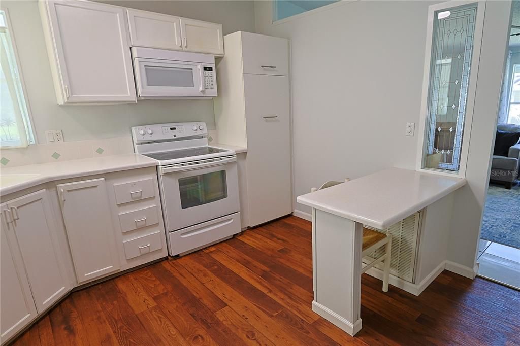 На продажу: $145,000 (2 спален, 2 ванн, 1038 Квадратных фут)
