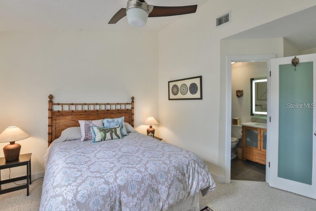For Rent: $2,495 (2 beds, 2 baths, 1170 Square Feet)