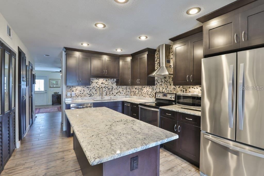 For Rent: $2,495 (2 beds, 2 baths, 1170 Square Feet)