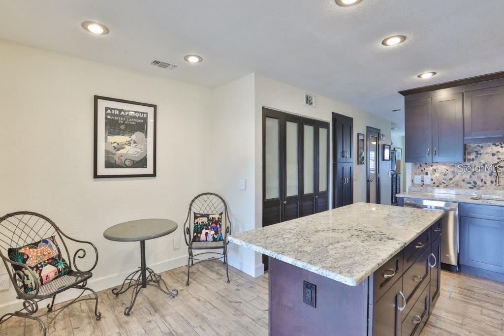 For Rent: $2,495 (2 beds, 2 baths, 1170 Square Feet)