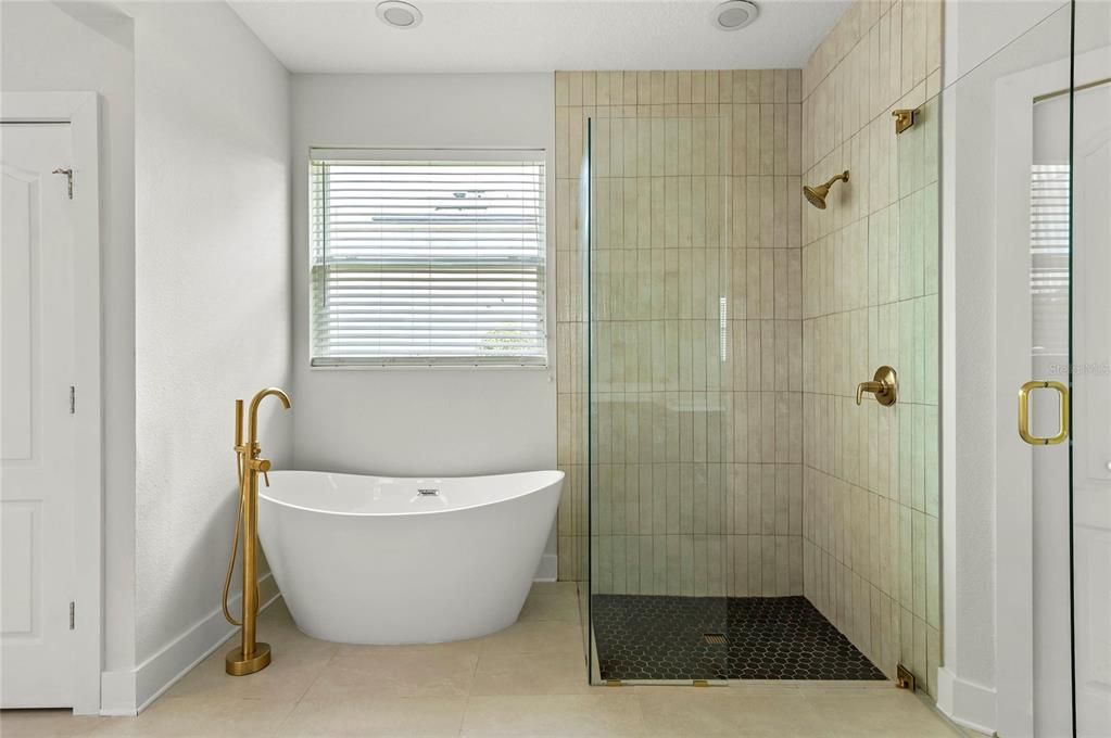 В аренду: $4,800 (4 спален, 3 ванн, 3451 Квадратных фут)