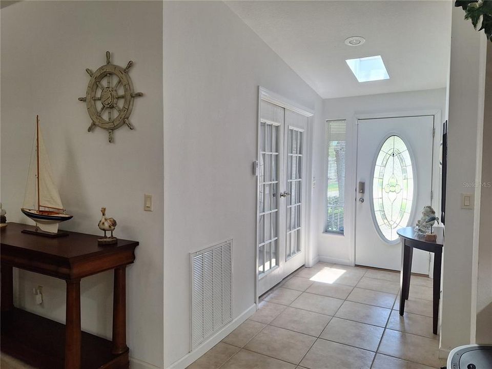 En Venta: $299,000 (2 camas, 2 baños, 1932 Pies cuadrados)