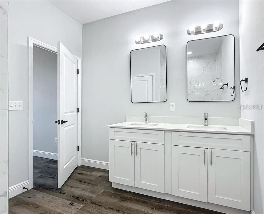 For Rent: $2,100 (4 beds, 2 baths, 1636 Square Feet)