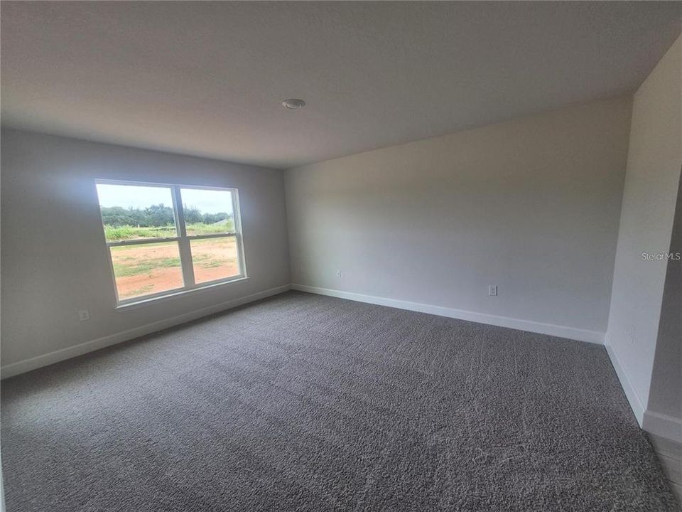 En Venta: $552,850 (4 camas, 2 baños, 2330 Pies cuadrados)