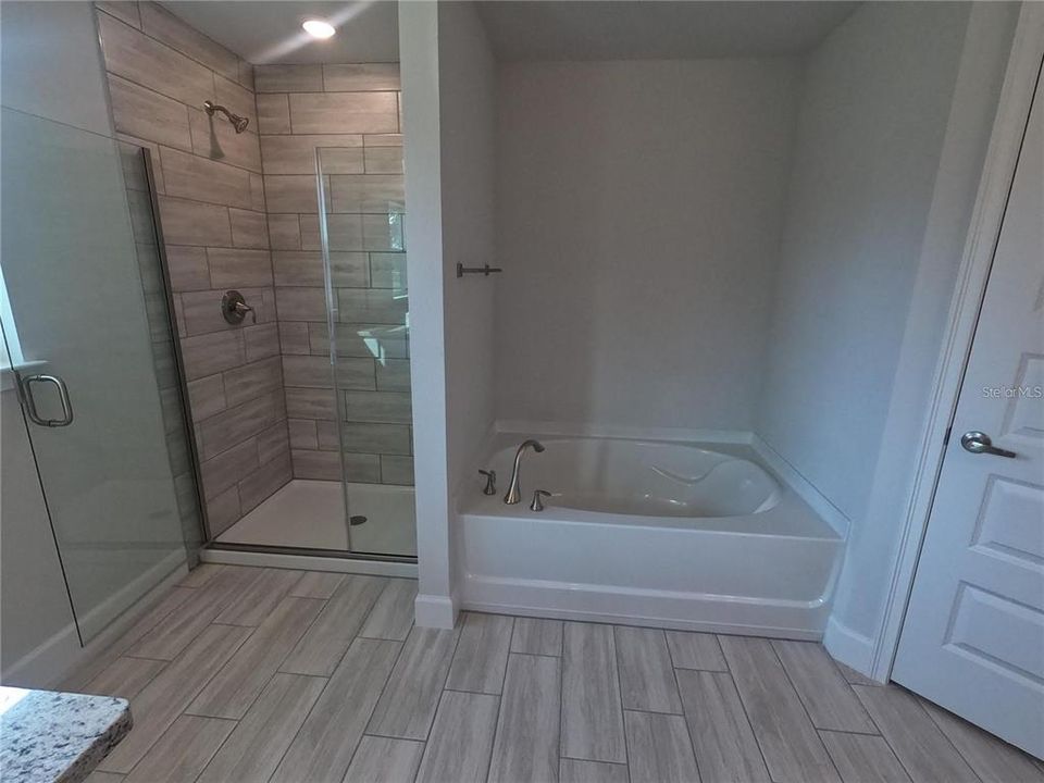 En Venta: $552,850 (4 camas, 2 baños, 2330 Pies cuadrados)