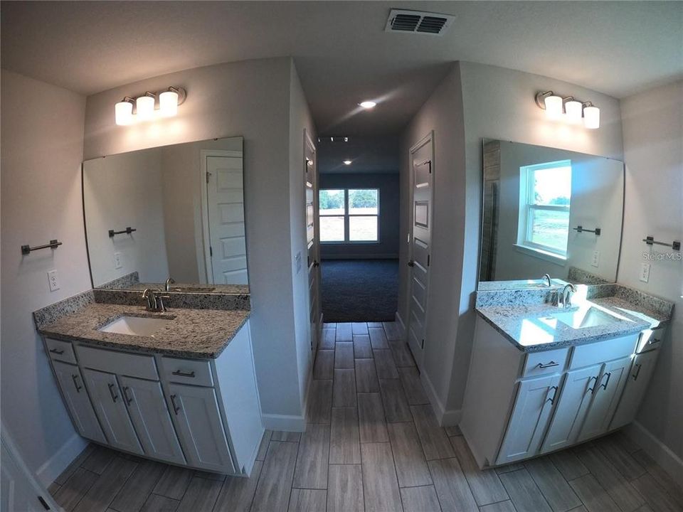 En Venta: $552,850 (4 camas, 2 baños, 2330 Pies cuadrados)