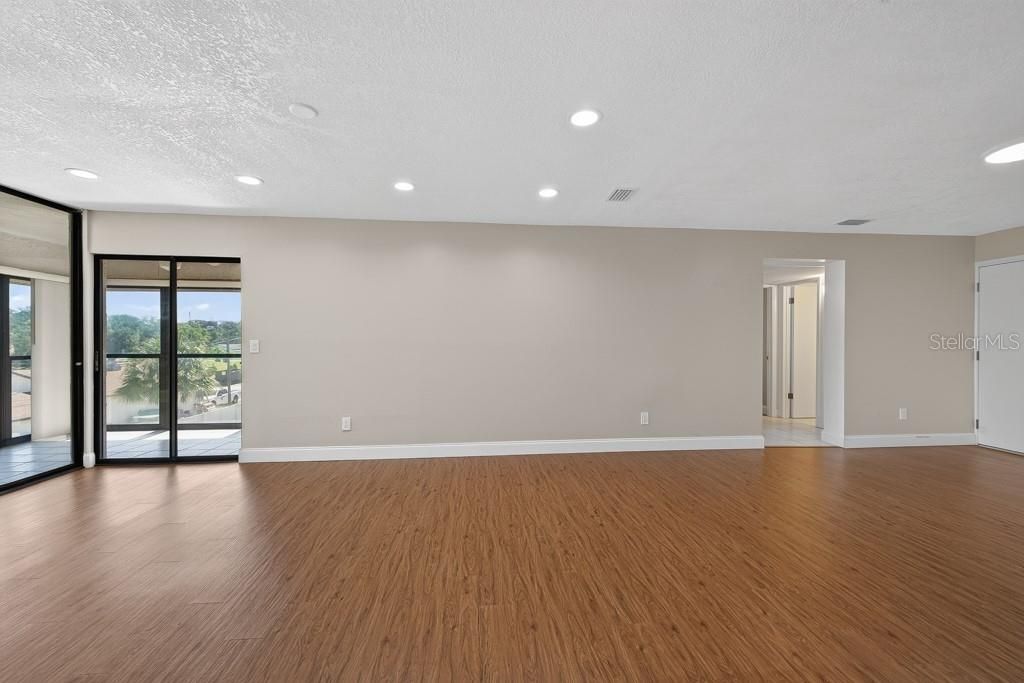 For Sale: $230,000 (3 beds, 2 baths, 1415 Square Feet)