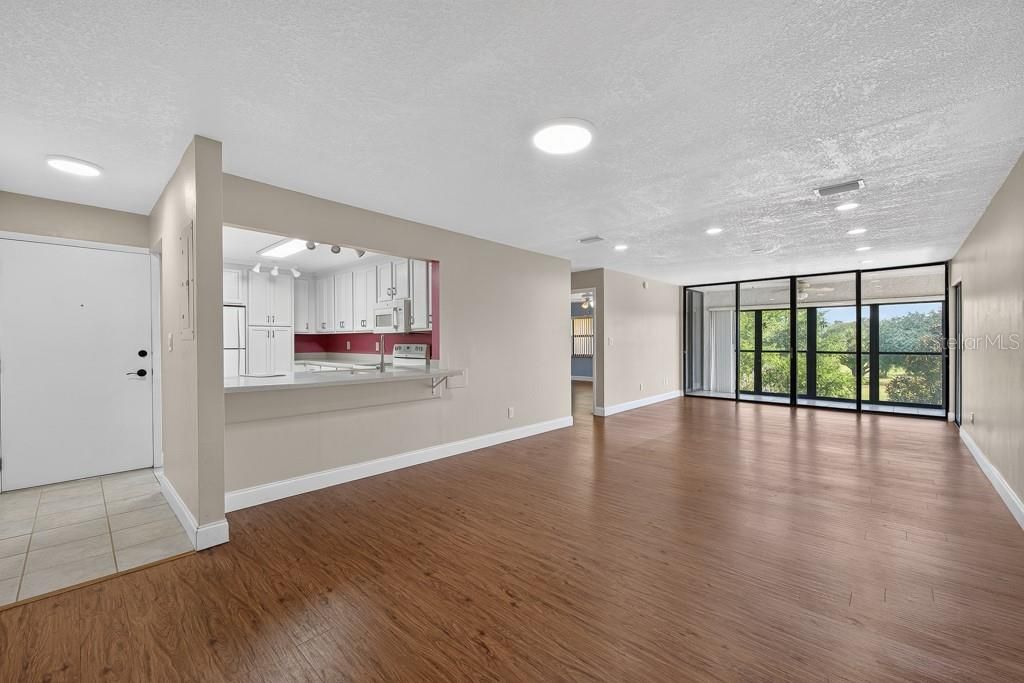 For Sale: $230,000 (3 beds, 2 baths, 1415 Square Feet)