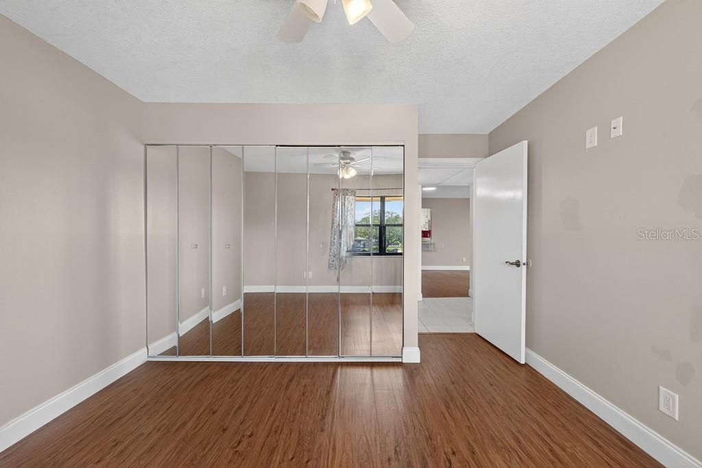 For Sale: $230,000 (3 beds, 2 baths, 1415 Square Feet)