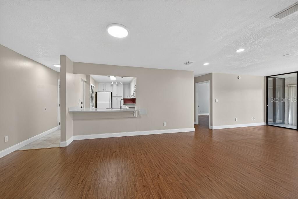 For Sale: $230,000 (3 beds, 2 baths, 1415 Square Feet)