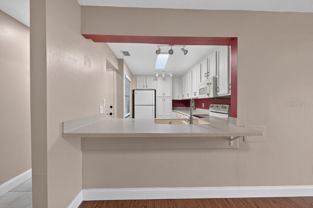 For Sale: $230,000 (3 beds, 2 baths, 1415 Square Feet)