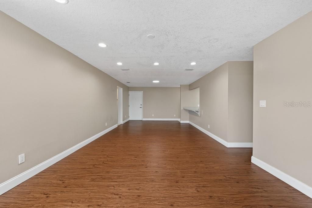 For Sale: $230,000 (3 beds, 2 baths, 1415 Square Feet)