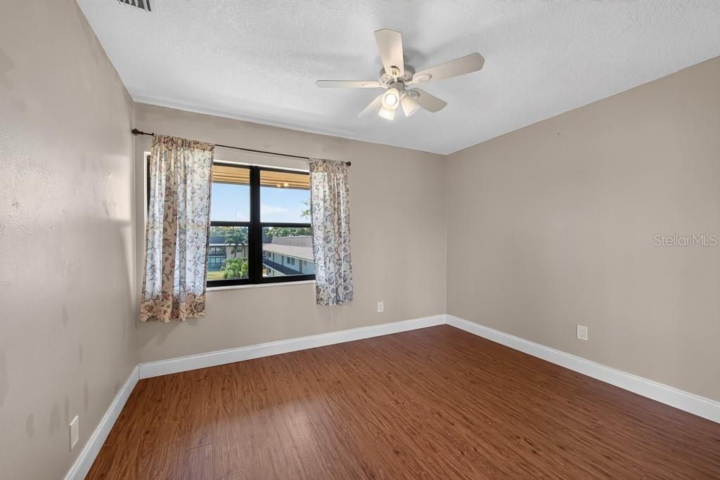 For Sale: $230,000 (3 beds, 2 baths, 1415 Square Feet)