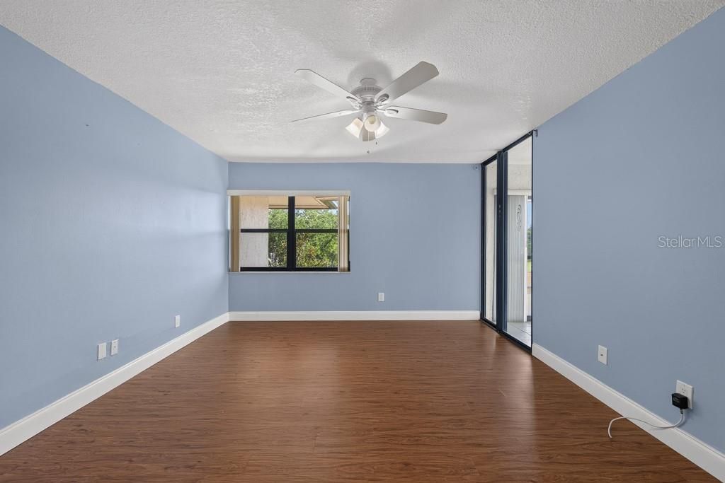 For Sale: $230,000 (3 beds, 2 baths, 1415 Square Feet)