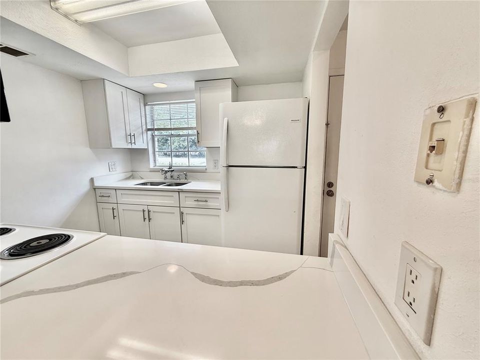 На продажу: $157,500 (2 спален, 1 ванн, 794 Квадратных фут)
