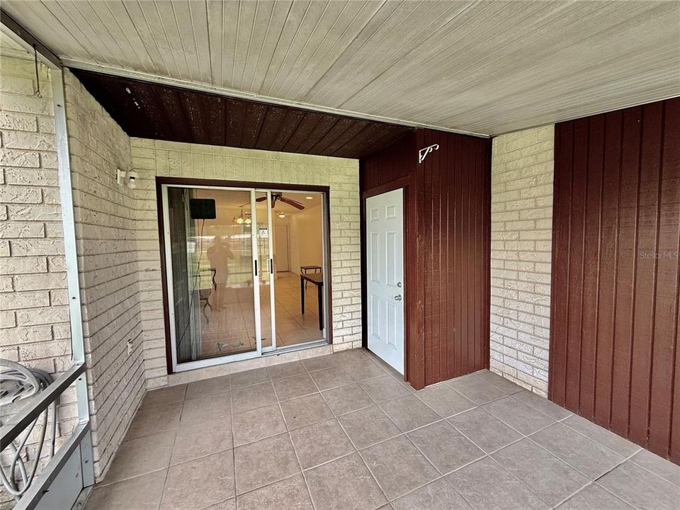 На продажу: $157,500 (2 спален, 1 ванн, 794 Квадратных фут)