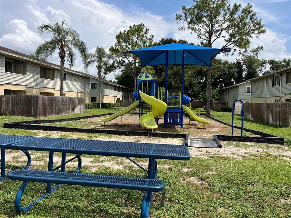 For Rent: $1,550 (2 beds, 2 baths, 918 Square Feet)