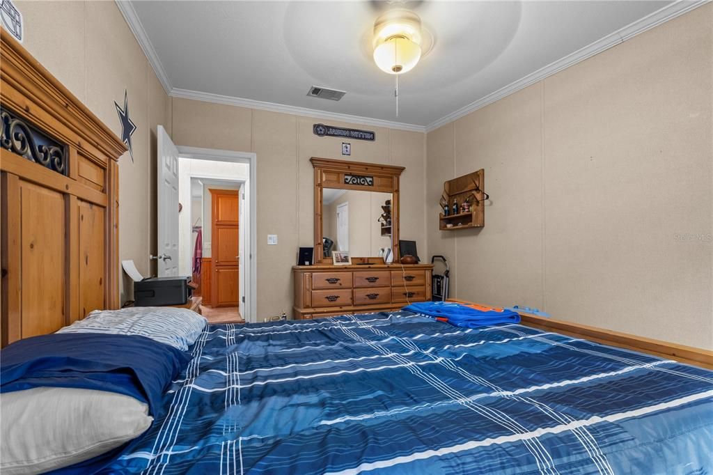 На продажу: $325,000 (3 спален, 2 ванн, 1920 Квадратных фут)