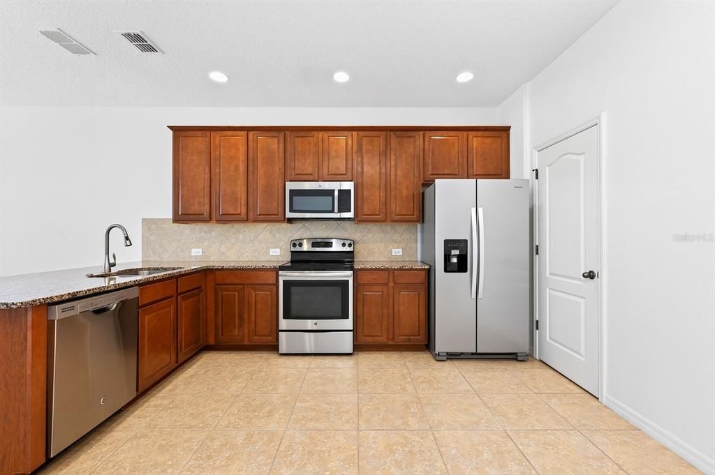For Sale: $460,000 (4 beds, 2 baths, 1910 Square Feet)