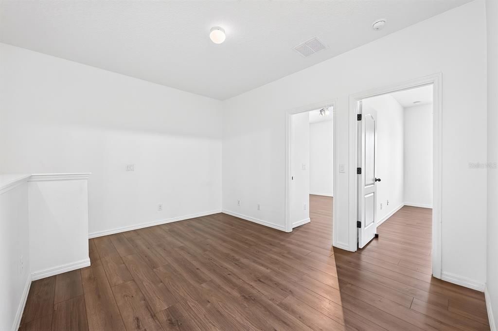 For Sale: $460,000 (4 beds, 2 baths, 1910 Square Feet)