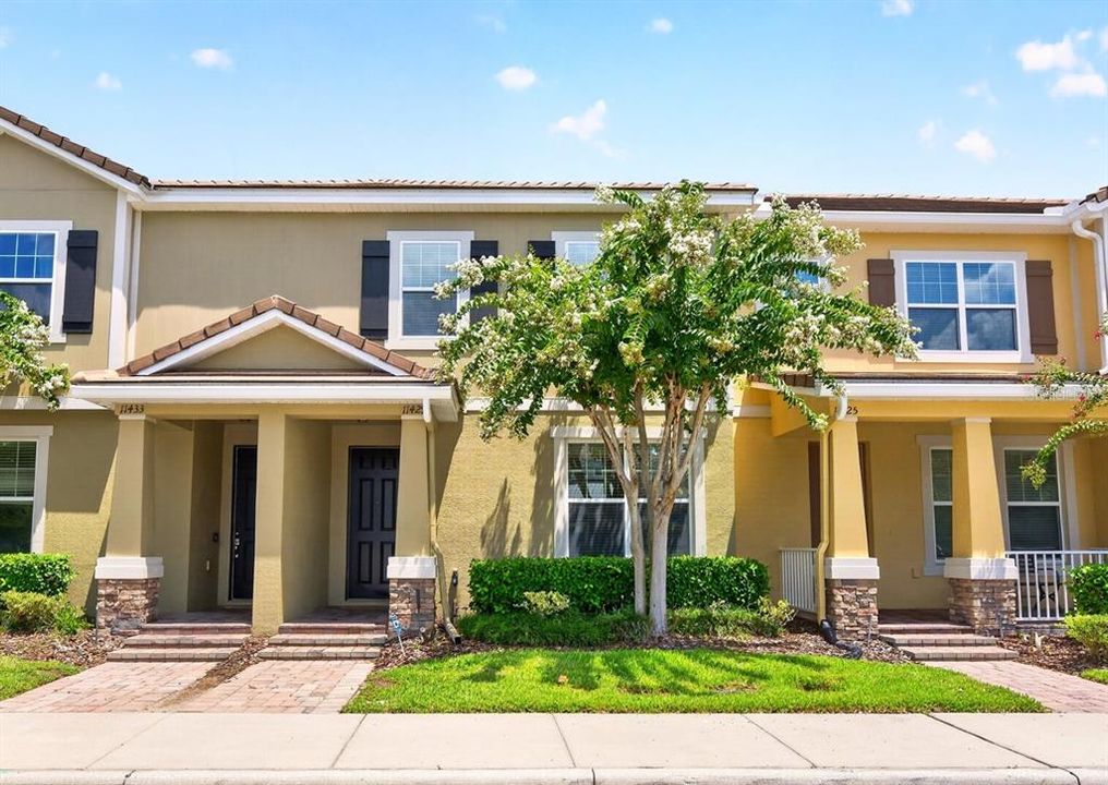 For Sale: $460,000 (4 beds, 2 baths, 1910 Square Feet)