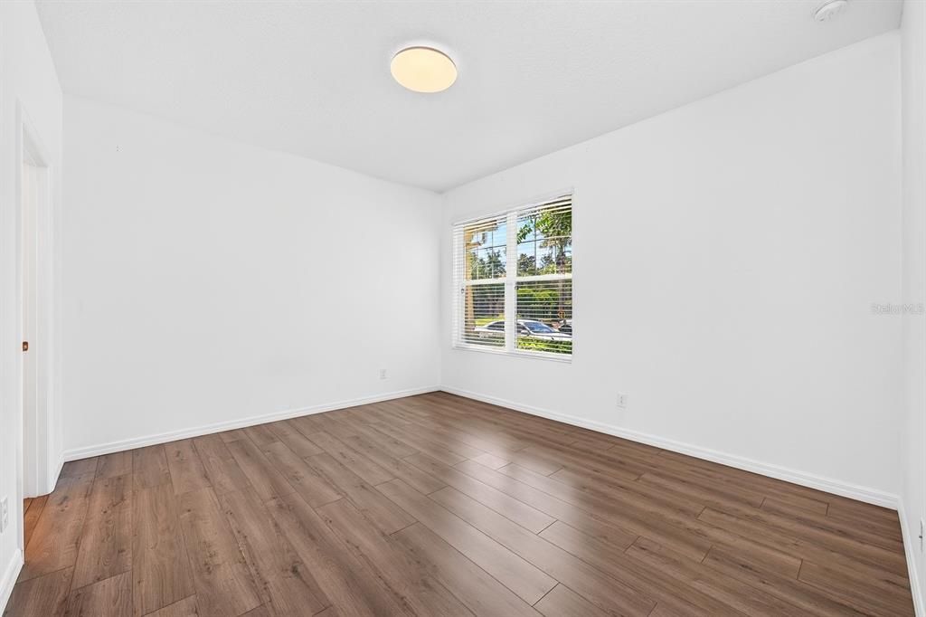 For Sale: $460,000 (4 beds, 2 baths, 1910 Square Feet)