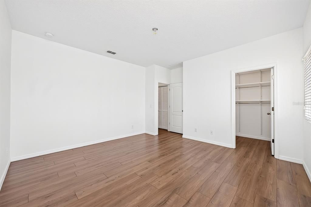 For Sale: $460,000 (4 beds, 2 baths, 1910 Square Feet)